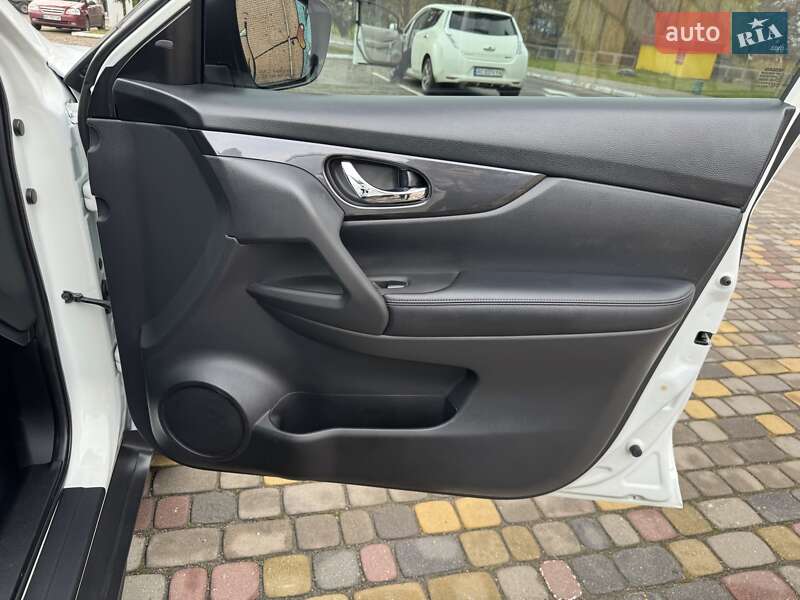 Позашляховик / Кросовер Nissan Rogue 2018 в Луцьку