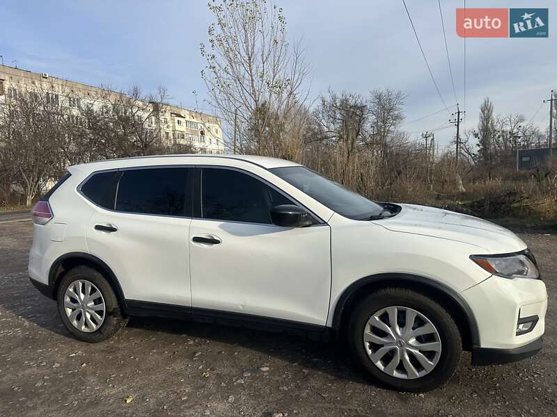 Позашляховик / Кросовер Nissan Rogue 2016 в Києві