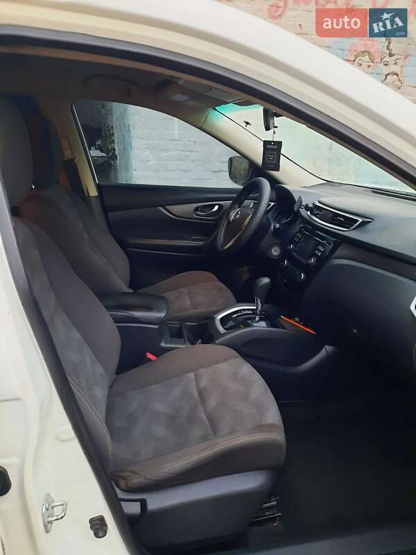 Позашляховик / Кросовер Nissan Rogue 2016 в Києві