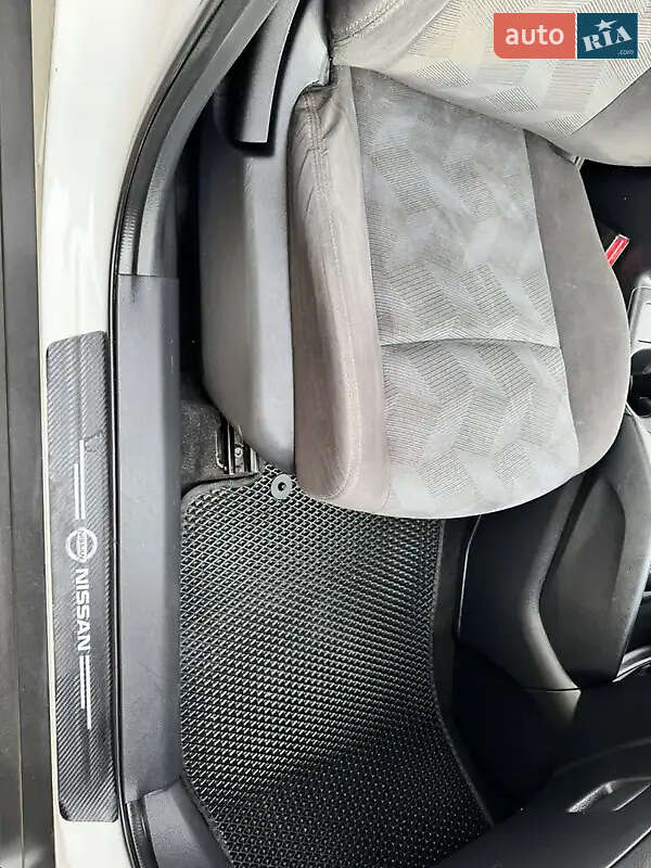 Позашляховик / Кросовер Nissan Rogue 2016 в Києві