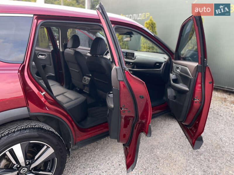 Внедорожник / Кроссовер Nissan Rogue 2021 в Одессе