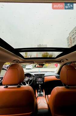 Внедорожник / Кроссовер Nissan Rogue 2017 в Харькове