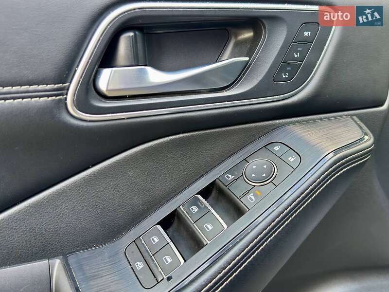 Позашляховик / Кросовер Nissan Rogue 2020 в Львові