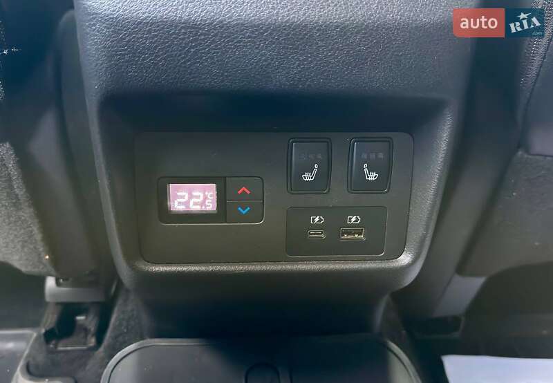 Позашляховик / Кросовер Nissan Rogue 2020 в Львові