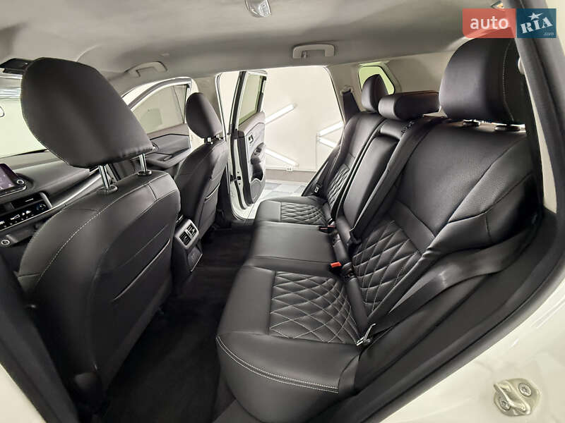 Внедорожник / Кроссовер Nissan Rogue 2023 в Трускавце