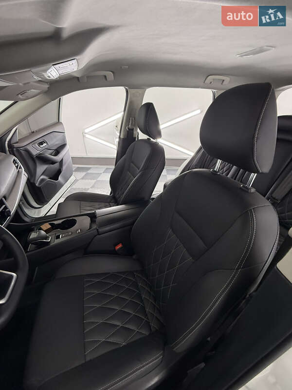 Внедорожник / Кроссовер Nissan Rogue 2023 в Трускавце