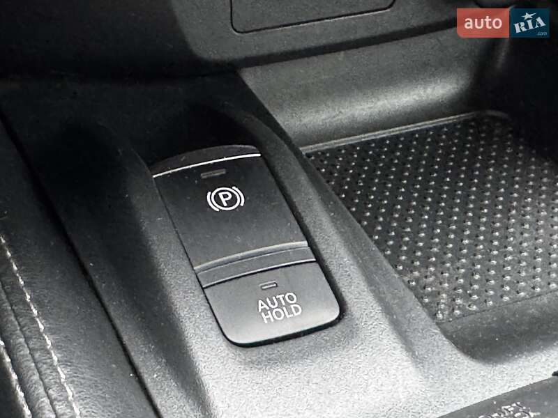 Внедорожник / Кроссовер Nissan Rogue 2018 в Киеве