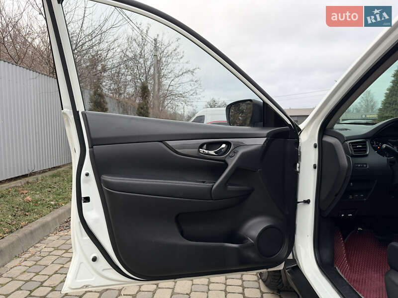 Внедорожник / Кроссовер Nissan Rogue 2018 в Ивано-Франковске