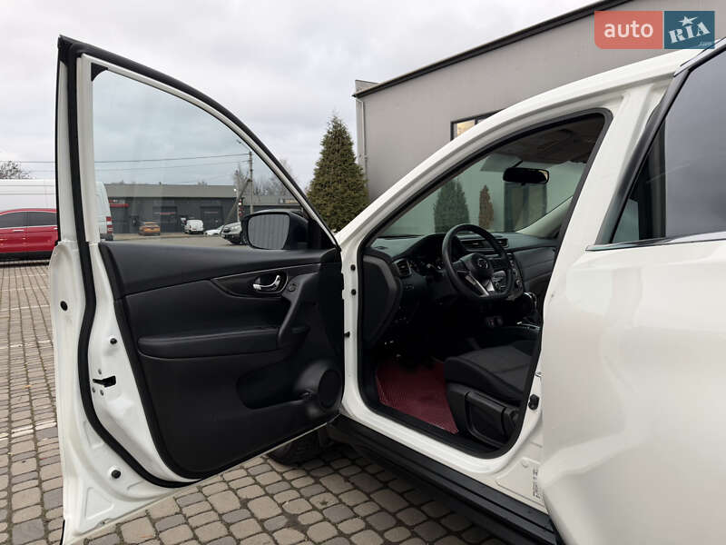 Внедорожник / Кроссовер Nissan Rogue 2018 в Ивано-Франковске