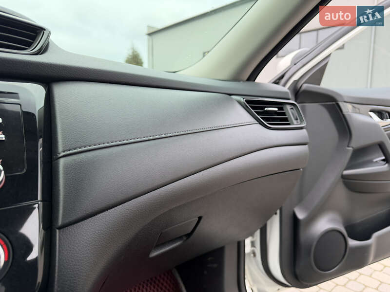 Внедорожник / Кроссовер Nissan Rogue 2018 в Ивано-Франковске