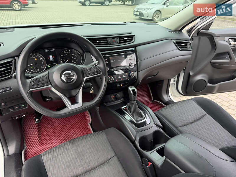 Внедорожник / Кроссовер Nissan Rogue 2018 в Ивано-Франковске