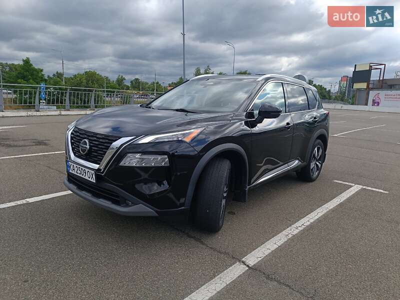 Внедорожник / Кроссовер Nissan Rogue 2021 в Киеве