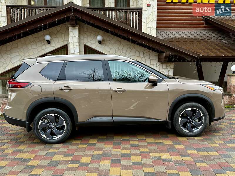 Позашляховик / Кросовер Nissan Rogue 2024 в Тернополі
