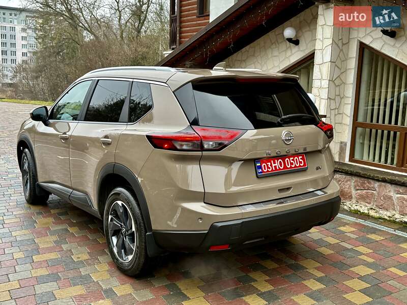 Позашляховик / Кросовер Nissan Rogue 2024 в Тернополі
