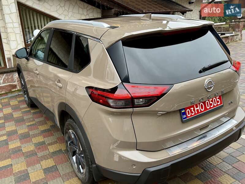 Позашляховик / Кросовер Nissan Rogue 2024 в Тернополі