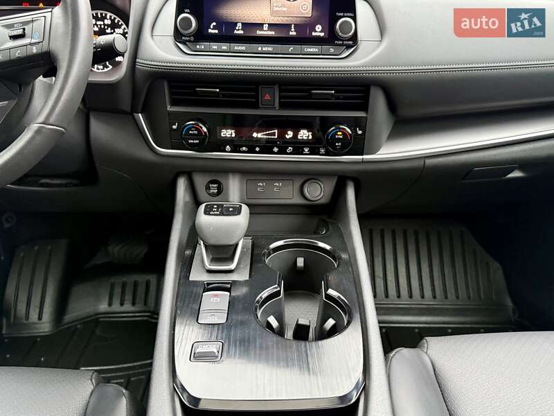 Позашляховик / Кросовер Nissan Rogue 2024 в Тернополі