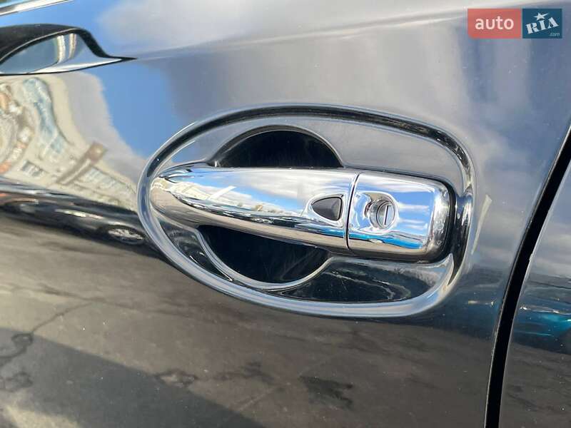 Внедорожник / Кроссовер Nissan Rogue 2017 в Киеве