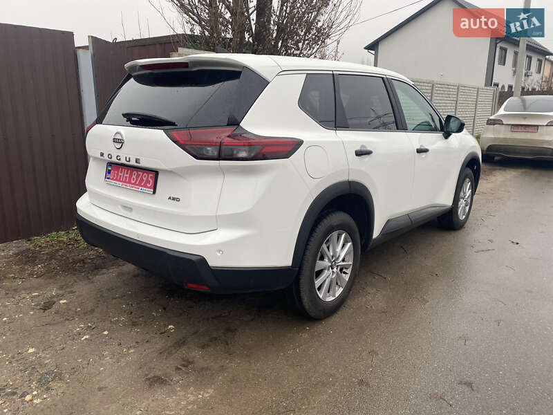 Внедорожник / Кроссовер Nissan Rogue 2024 в Киеве