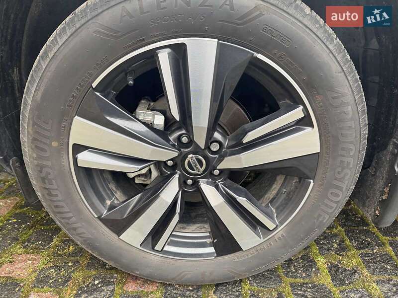 Внедорожник / Кроссовер Nissan Rogue 2021 в Коростене