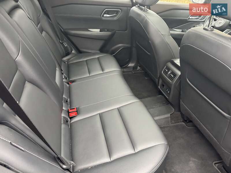 Внедорожник / Кроссовер Nissan Rogue 2021 в Коростене