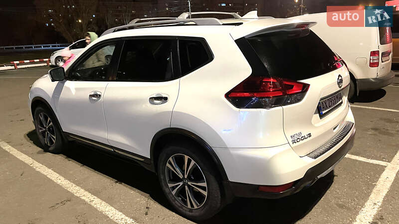 Внедорожник / Кроссовер Nissan Rogue 2017 в Харькове