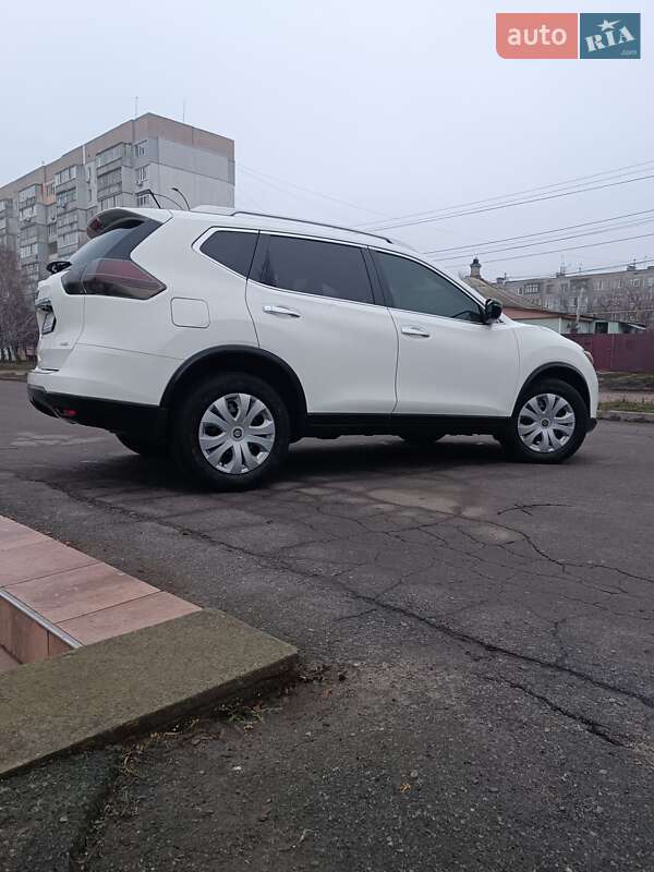 Внедорожник / Кроссовер Nissan Rogue 2016 в Прилуках