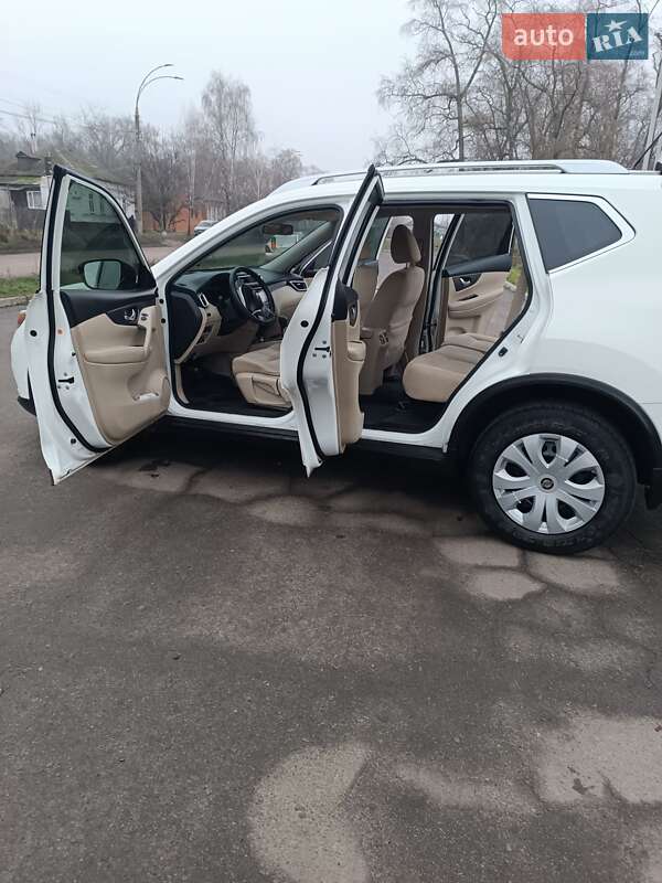 Внедорожник / Кроссовер Nissan Rogue 2016 в Прилуках