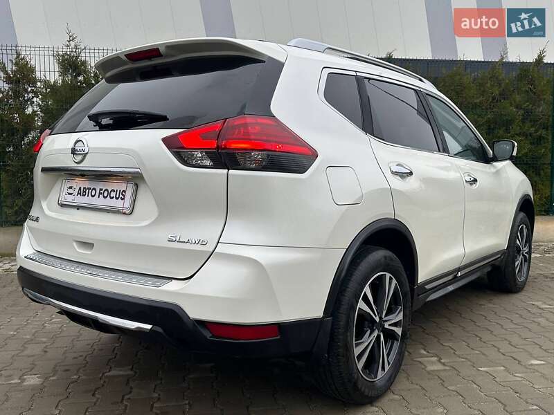 Внедорожник / Кроссовер Nissan Rogue 2017 в Киеве