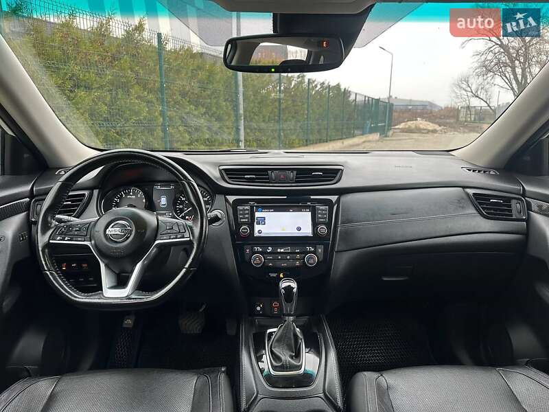 Внедорожник / Кроссовер Nissan Rogue 2017 в Киеве