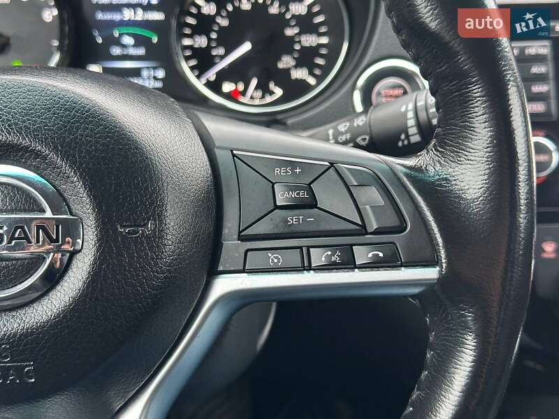 Внедорожник / Кроссовер Nissan Rogue 2017 в Киеве