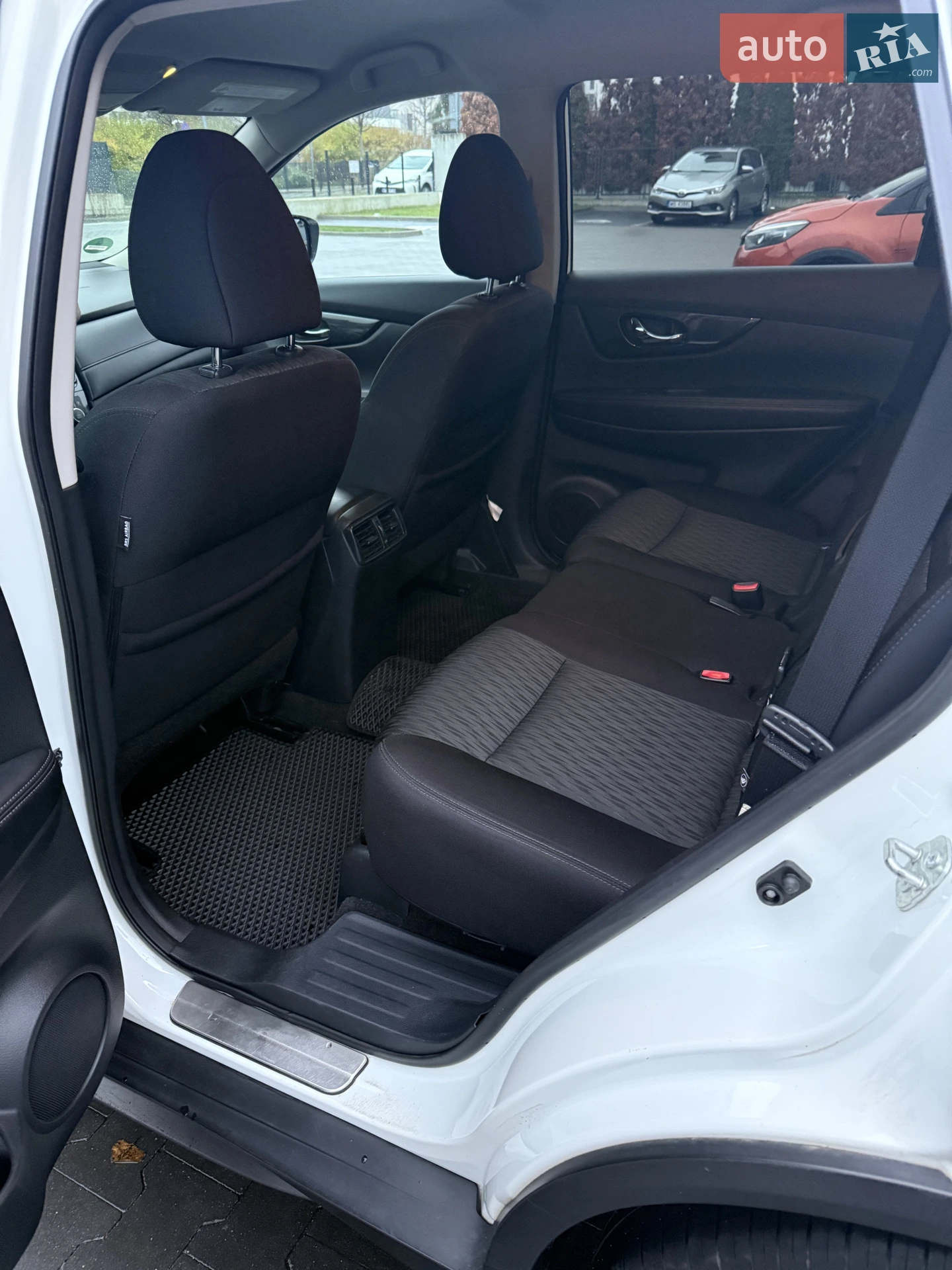 2017 Nissan Rogue - мініатюра 11