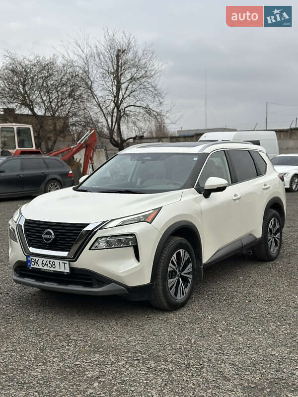 Внедорожник / Кроссовер Nissan Rogue 2022 в Луцке