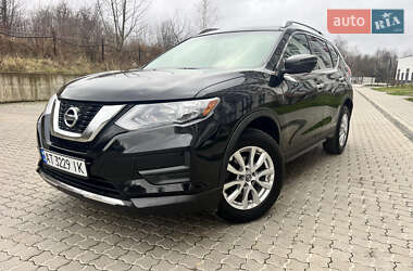 Позашляховик / Кросовер Nissan Rogue 2017 в Івано-Франківську