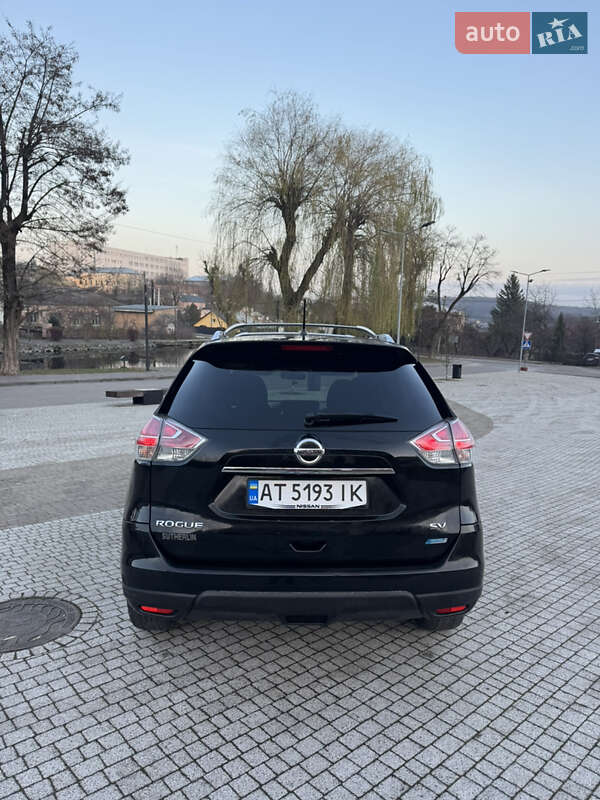 Позашляховик / Кросовер Nissan Rogue 2015 в Львові