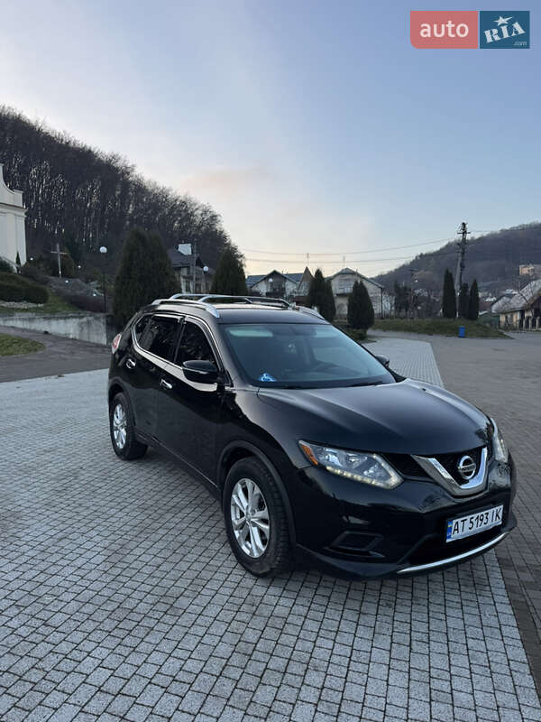 Позашляховик / Кросовер Nissan Rogue 2015 в Львові