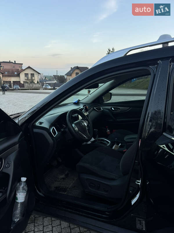Позашляховик / Кросовер Nissan Rogue 2015 в Львові