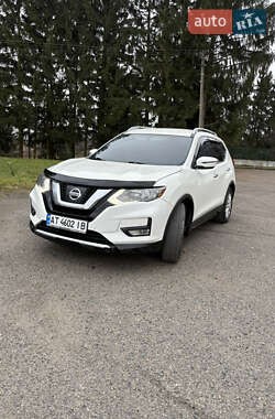 Позашляховик / Кросовер Nissan Rogue 2017 в Бурштині