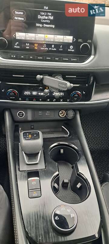 Внедорожник / Кроссовер Nissan Rogue 2023 в Львове