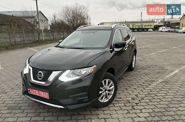 Внедорожник / Кроссовер Nissan Rogue 2018 в Городке