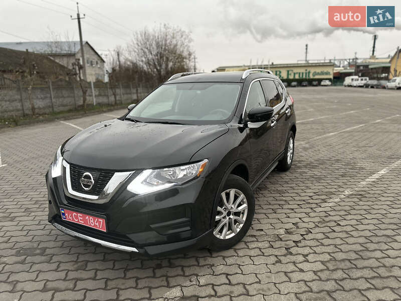 Позашляховик / Кросовер Nissan Rogue 2018 в Городку