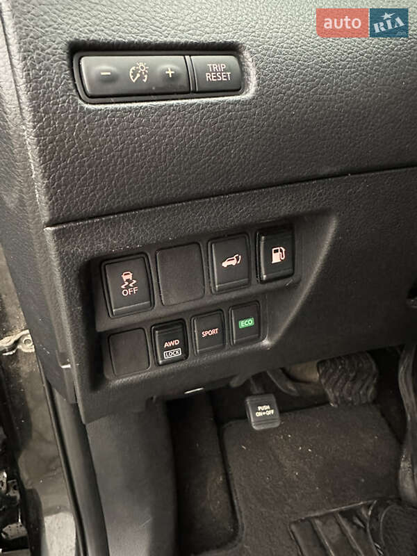 Позашляховик / Кросовер Nissan Rogue 2018 в Городку