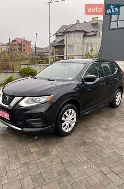 Позашляховик / Кросовер Nissan Rogue 2017 в Львові