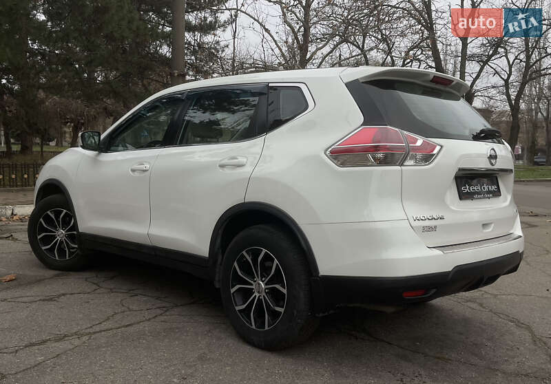 Позашляховик / Кросовер Nissan Rogue 2016 в Миколаєві