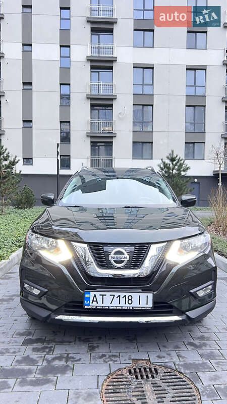 Внедорожник / Кроссовер Nissan Rogue 2018 в Ивано-Франковске