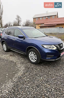 Внедорожник / Кроссовер Nissan Rogue 2017 в Хмельницком
