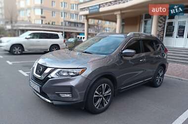 Внедорожник / Кроссовер Nissan Rogue 2017 в Киеве