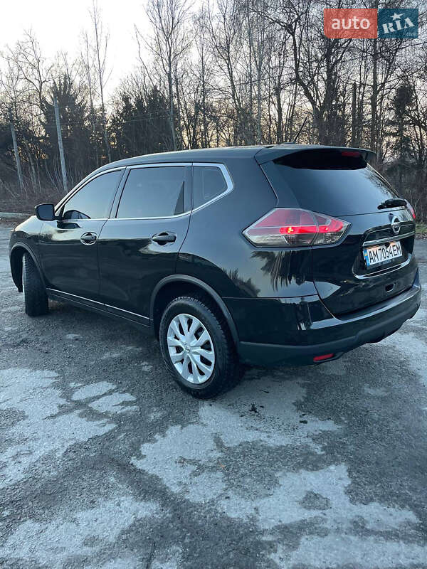 Позашляховик / Кросовер Nissan Rogue 2015 в Звягелі