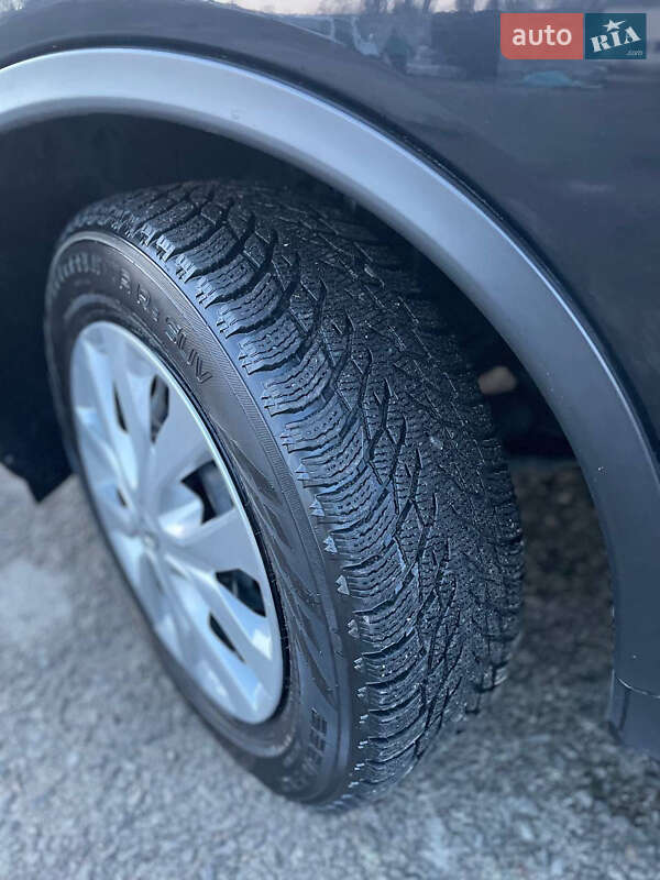 Позашляховик / Кросовер Nissan Rogue 2015 в Звягелі