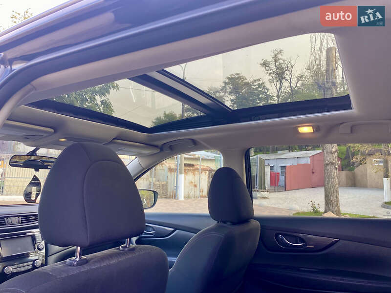 Внедорожник / Кроссовер Nissan Rogue 2017 в Николаеве