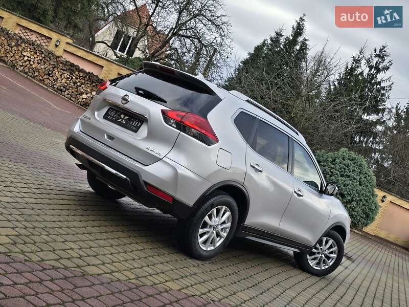 Позашляховик / Кросовер Nissan Rogue 2017 в Мукачевому